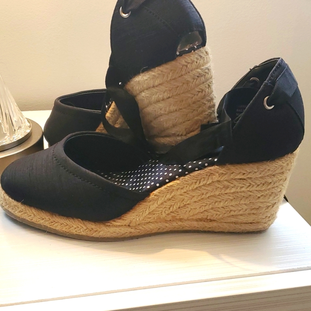 Liz Cole wedge Heel Shoes.